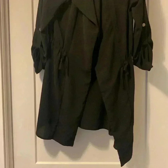 Women’s  black blazer size medium - Picture 4 of 5